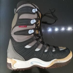 Women's Winter Snowboard Boots - Black and Gray